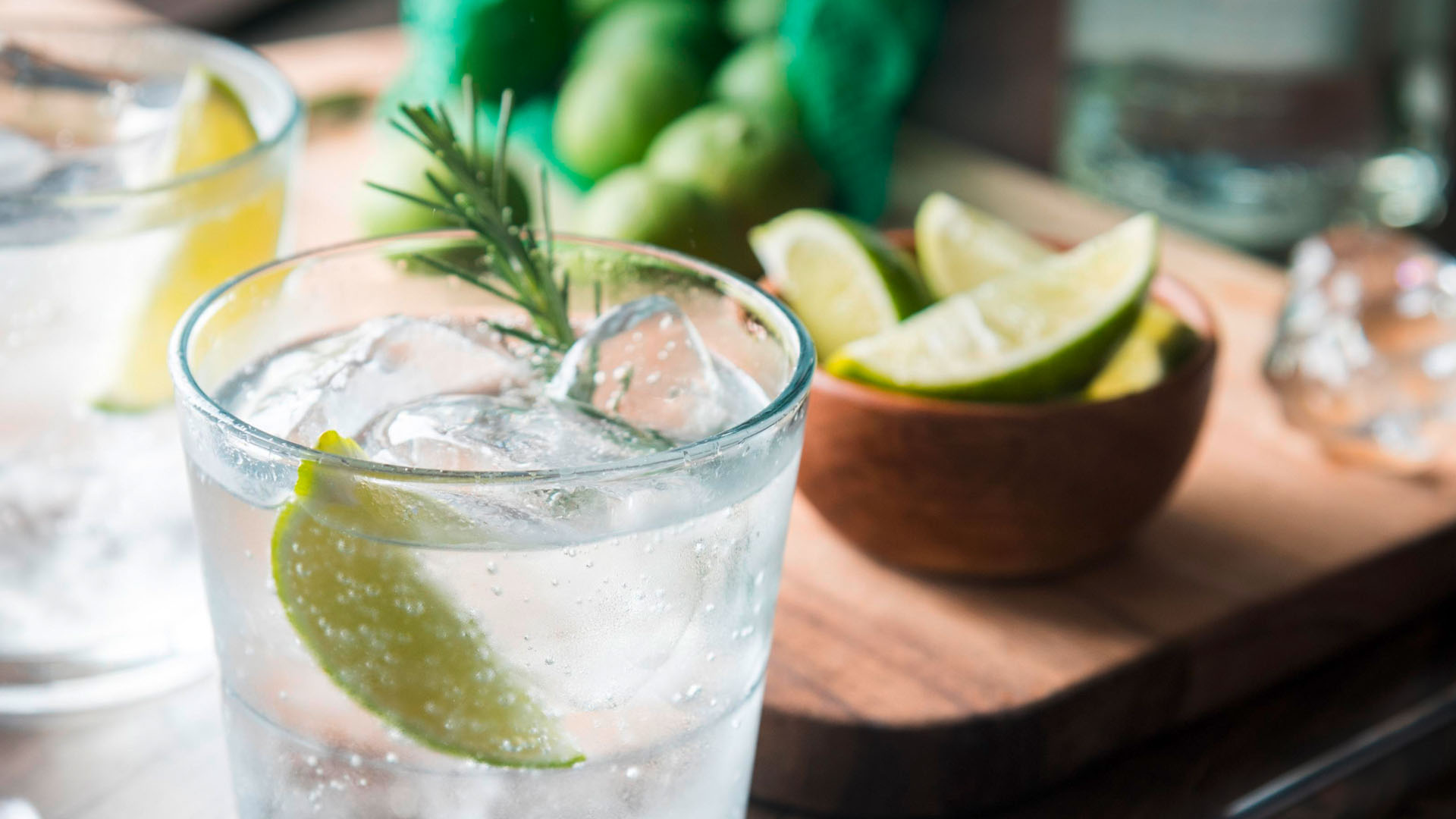 Production of botanicals for gin